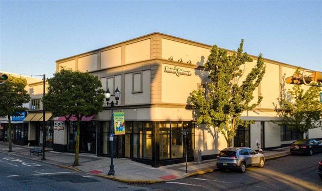 435-437 Broadway, Bayonne, NJ for lease Building Photo- Image 1 of 47