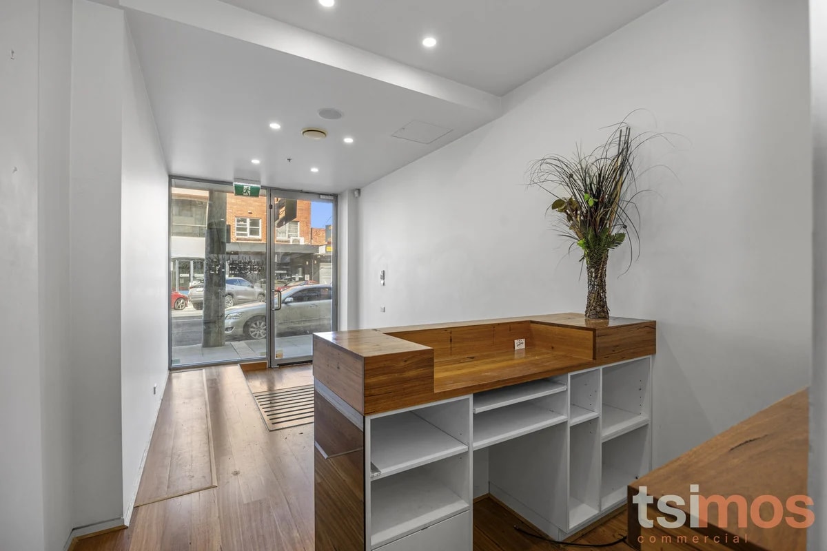 37-39 Station Rd, Melbourne, VIC 3192 - Unit 5 - - Interior Photo - Image 1 of 3