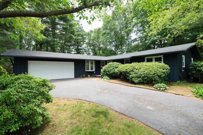 Plus de détails pour 228 Pattonwood Dr, Southington, CT - Multi-résidentiel à vendre