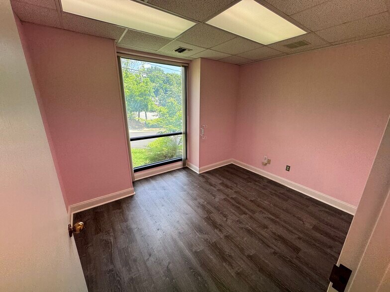 2830 Maplewood Ave, Winston-Salem, NC à louer - Photo intérieure - Image 3 de 4