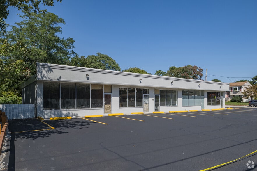 1237-1247 W Shore Rd, Warwick, RI à louer - Photo du bâtiment - Image 2 de 11