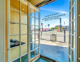 14416 Victory Blvd, Van Nuys, CA à louer Photo du bâtiment- Image 2 de 3