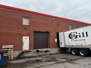 5510 Ambler Dr, Mississauga, ON à louer Photo intérieure- Image 1 de 4