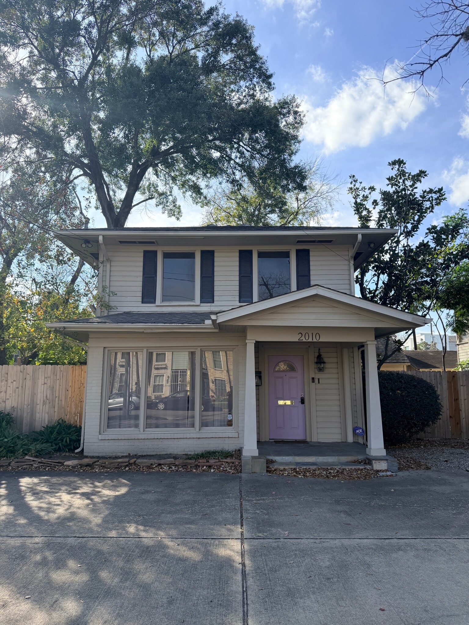 2010 Commonwealth St, Houston, TX for lease Primary Photo- Image 1 of 11