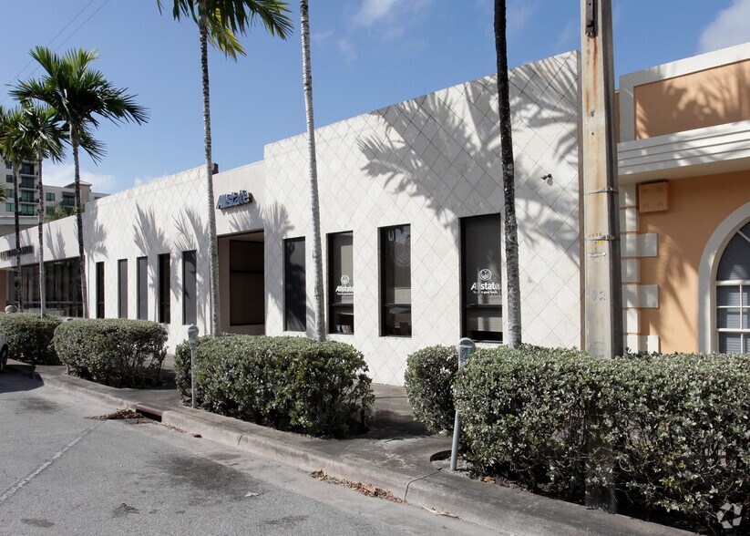 1110 Ponce De Leon Blvd, Miami, FL à louer - Photo du bâtiment - Image 2 de 5