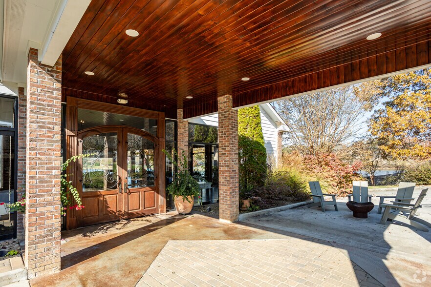 9133 Hunter Valley Ln, Knoxville, TN à vendre - Photo du bâtiment - Image 1 de 20