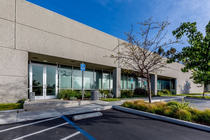 2052 Corte del Nogal, Carlsbad, CA for lease - Building Photo - Image 2 of 8