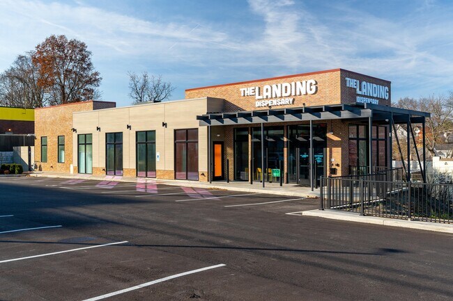 More details for 4029 Smith Rd, Cincinnati, OH - Retail for Sale