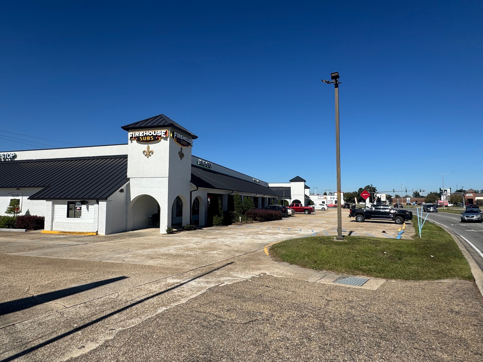 125-131 Belle Terre Blvd, La Place, LA for lease Primary Photo- Image 1 of 9