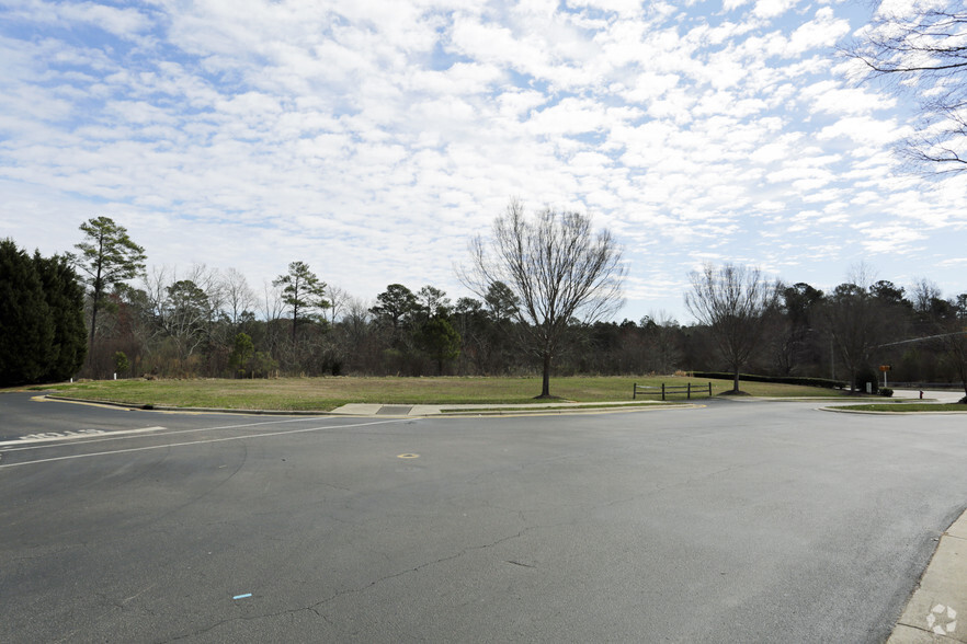 201 NE Maynard Rd, Cary, NC for sale - Primary Photo - Image 1 of 4