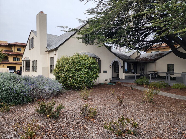 10 Maple St, Sonoma, CA à vendre - Photo du bâtiment - Image 2 de 10