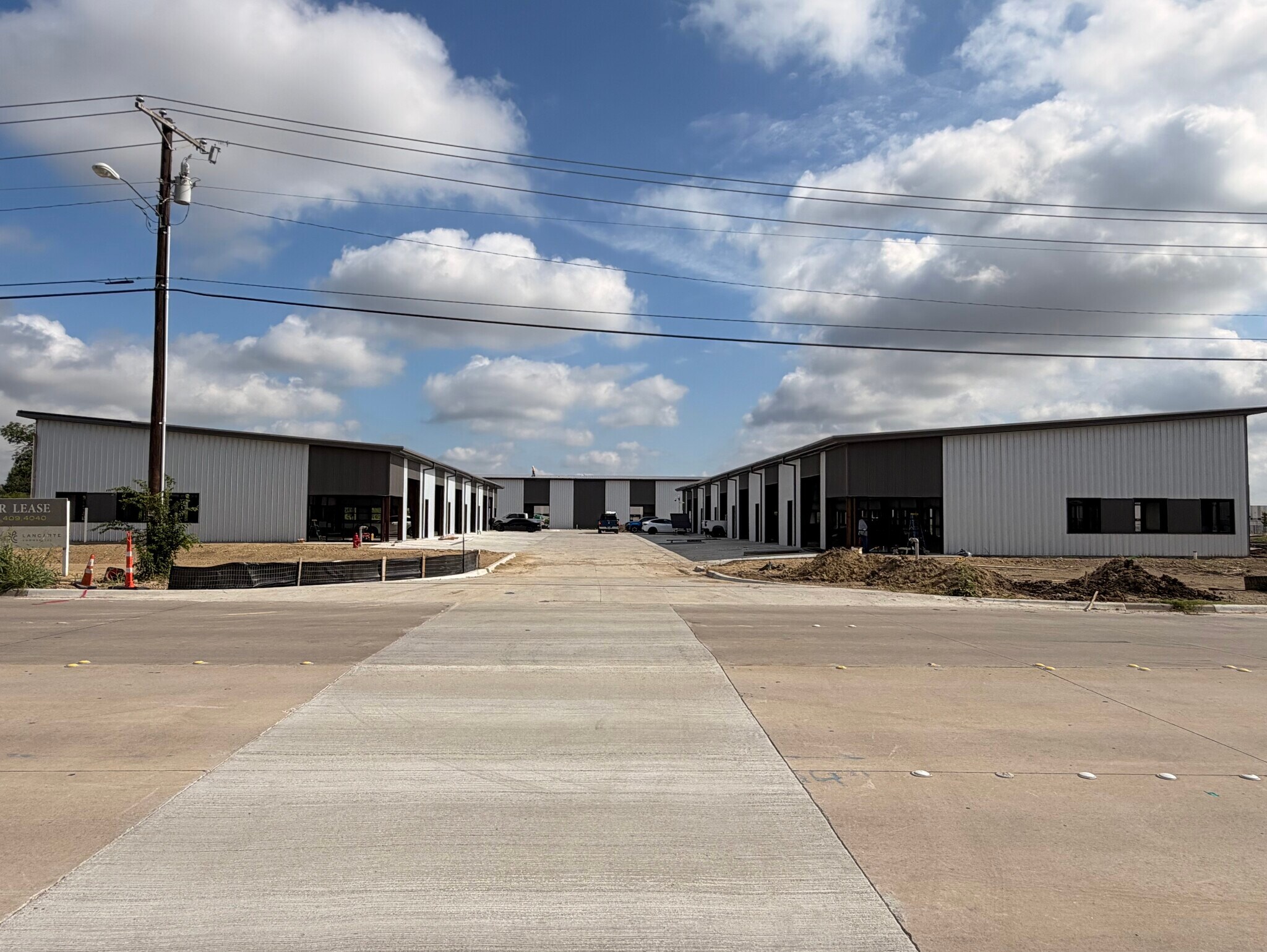 4205 Glenview Dr, Haltom City, TX à louer Photo du bâtiment- Image 1 de 8