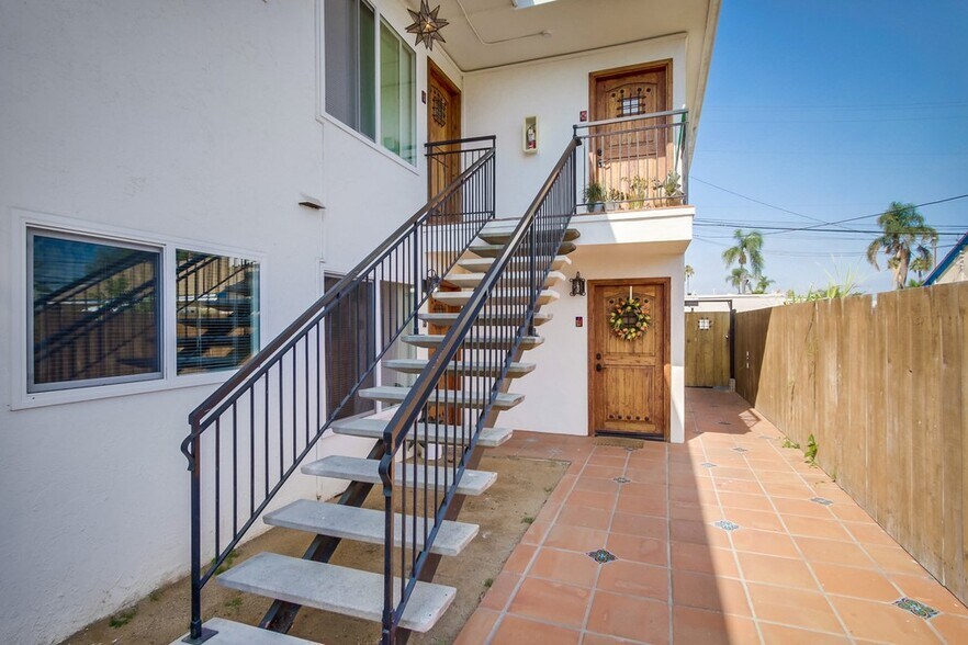 4344 Van Dyke Ave, San Diego, CA à vendre - Photo du bâtiment - Image 2 de 19