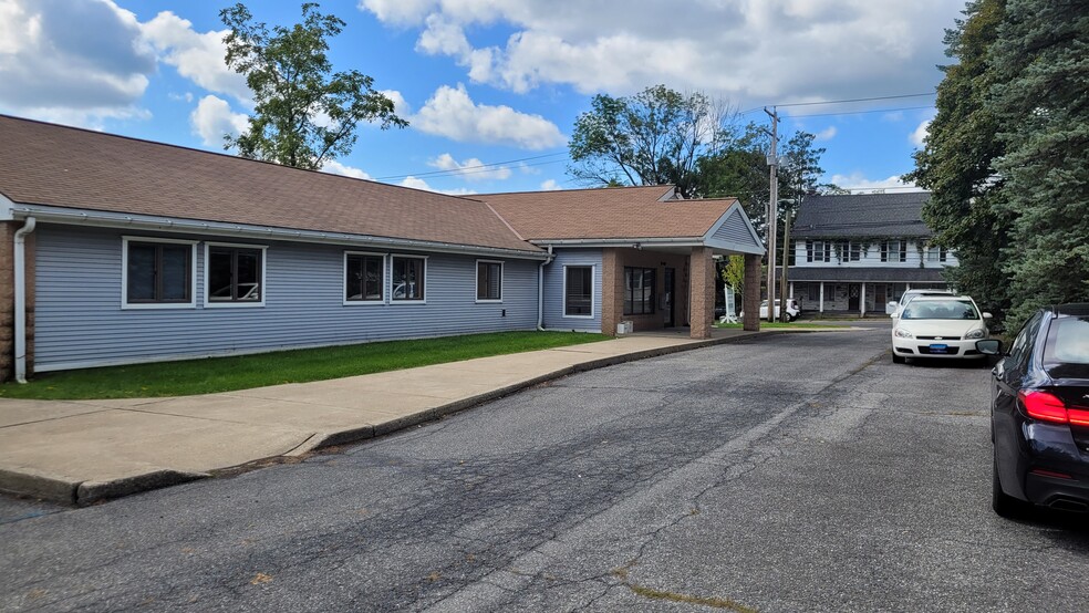 131 S Broadway, Wind Gap, PA for sale - Building Photo - Image 1 of 1