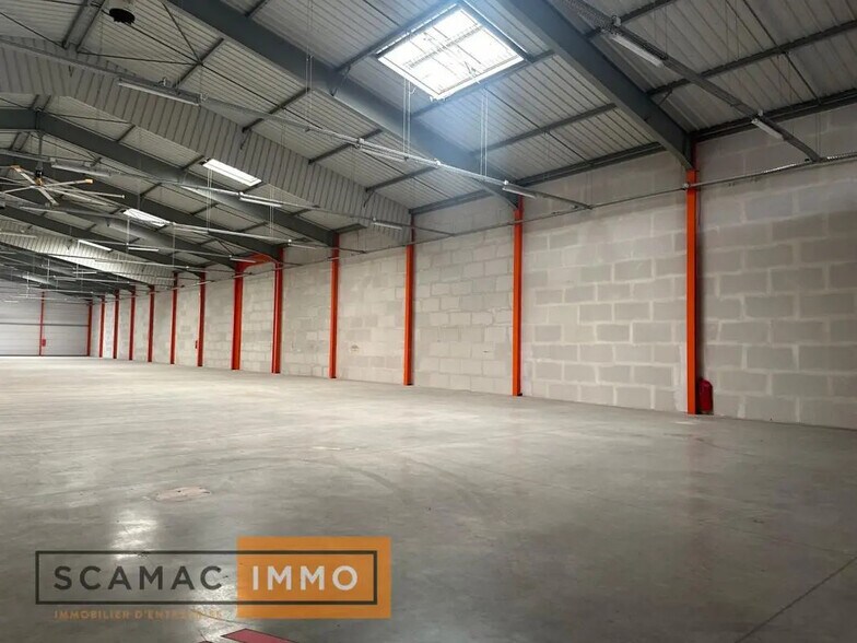 Industriel dans COURCOURONNES à louer - Photo du bâtiment - Image 2 de 9