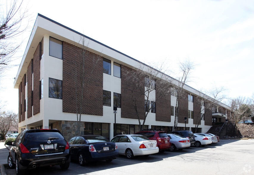 1100 Navaho Dr, Raleigh, NC for lease - Primary Photo - Image 1 of 6