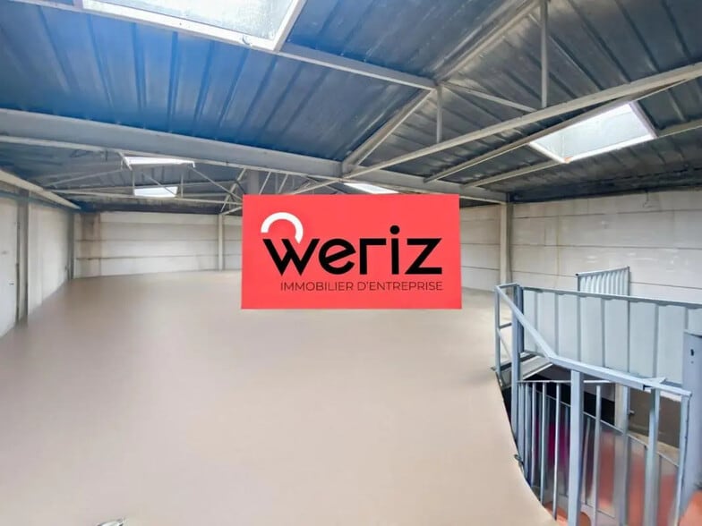 Flex in Marseille for lease - Interior Photo - Image 3 of 6