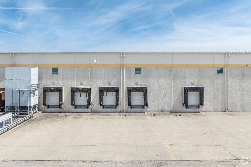 6500 Adelaide Ct, Groveport, OH for lease - Building Photo - Image 2 of 5