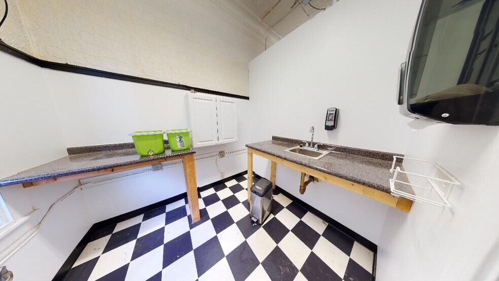 168 Main St, Webster, MA à louer - Photo du bâtiment - Image 3 de 11