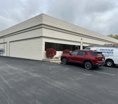 N8W22520 Johnson Dr, Waukesha, WI for sale - Building Photo - Image 3 of 13