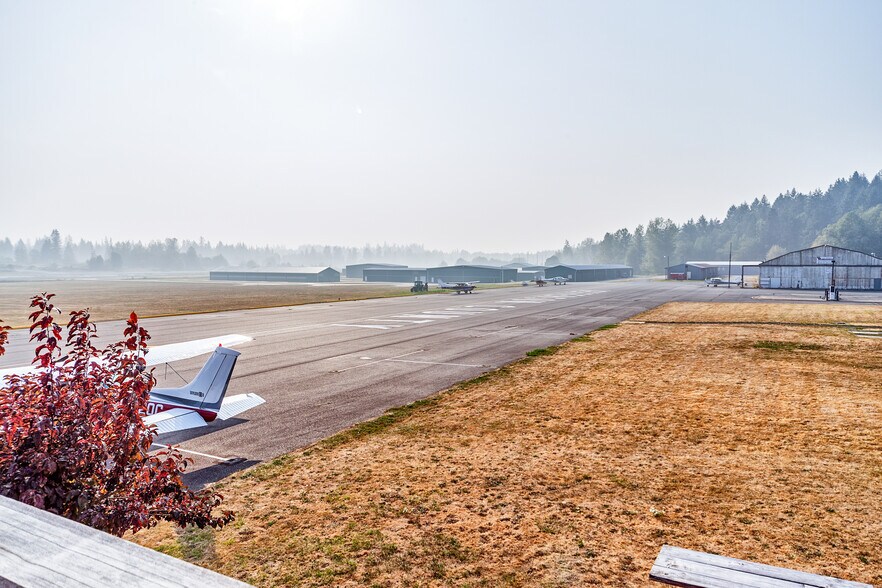 191 Airport Rd, Port Townsend, WA à louer - Photo du bâtiment - Image 2 de 77