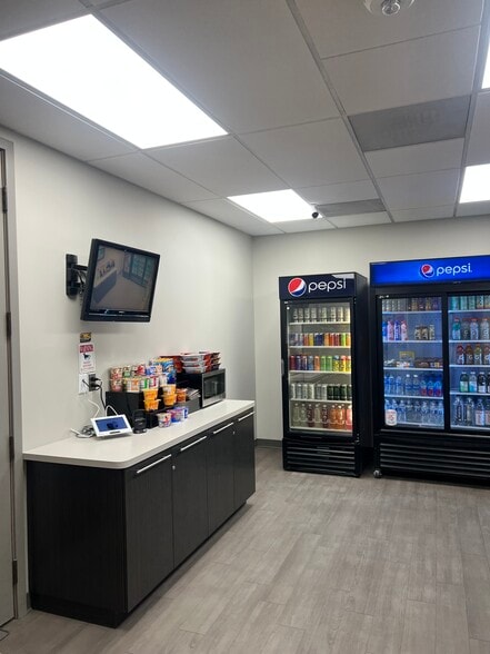 5600 New King Dr, Troy, MI for lease - Interior Photo - Image 3 of 13