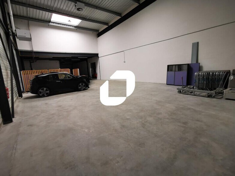 Flex in Collégien for lease - Interior Photo - Image 1 of 5