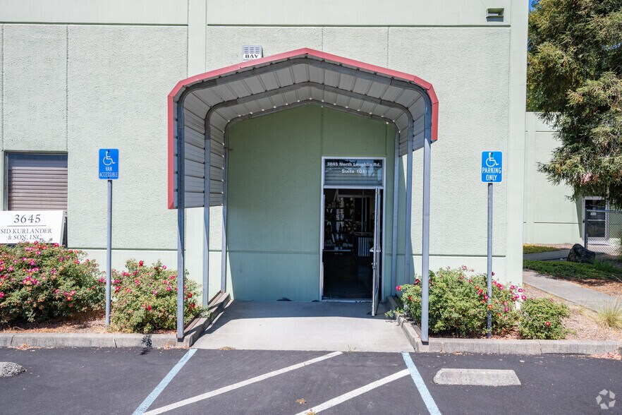 3645 N Laughlin Rd, Santa Rosa, CA à louer - Photo du bâtiment - Image 2 de 3