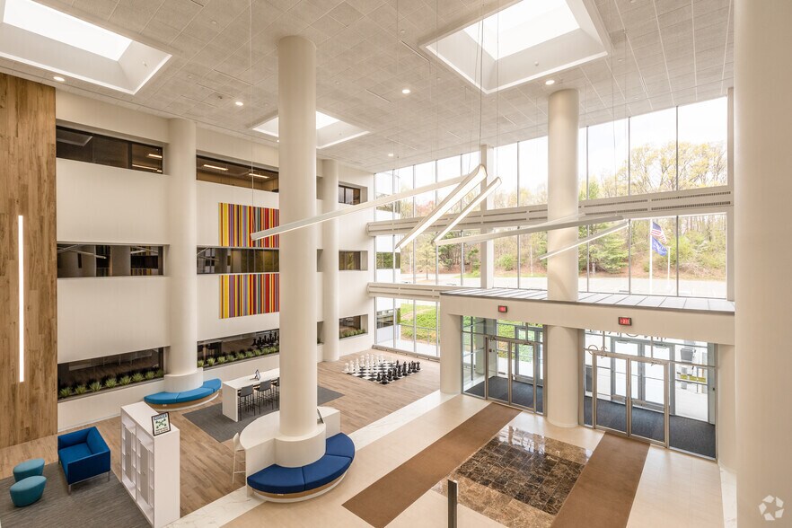 20 Waterview Blvd, Parsippany, NJ for lease - Lobby - Image 2 of 6