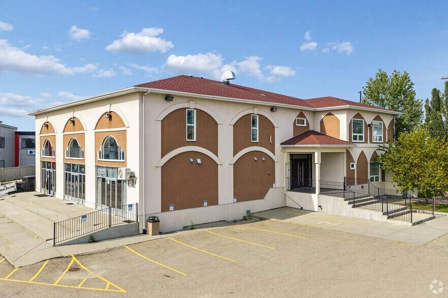 5408 53rd Ave NW, Edmonton, AB à louer - Photo principale - Image 2 de 4