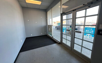 800-841 W Bloomington Rd, Champaign, IL for lease Interior Photo- Image 1 of 4