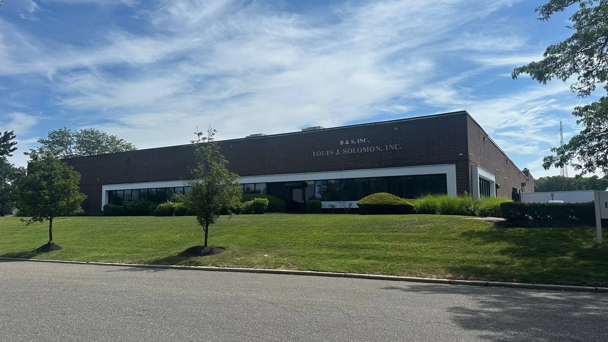 25 Ranick Rd, Hauppauge, NY à vendre Photo du bâtiment- Image 1 de 1