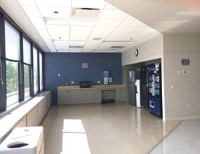 32650 N Wilson Rd, Round Lake, IL for lease Interior Photo- Image 2 of 13