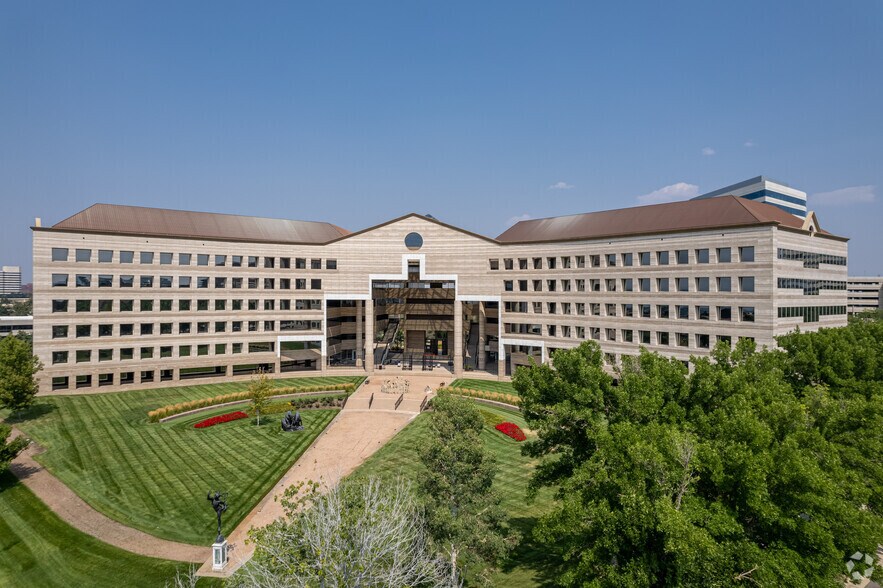 6312 S Fiddlers Green Cir, Greenwood Village, CO à louer - Photo du bâtiment - Image 3 de 16