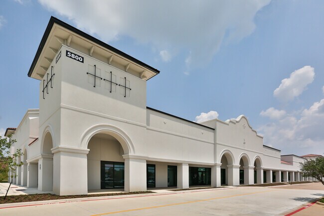 More details for 5800 N Interstate 35, Denton, TX - Office/Medical, Retail for Lease