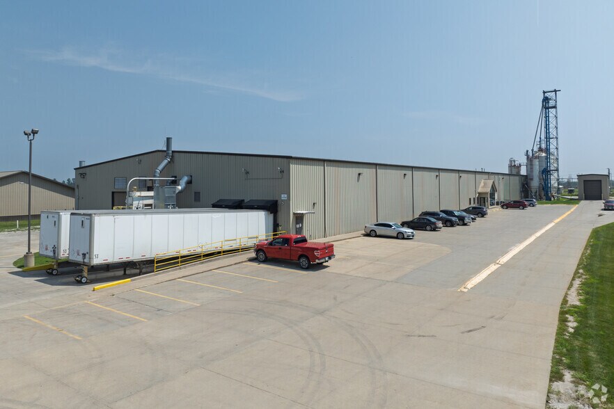 1210 N 14th St, Indianola, IA à vendre - Photo principale - Image 1 de 4