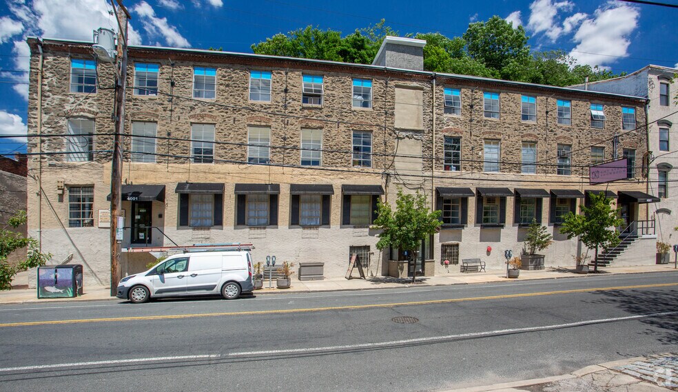4001 Main St, Philadelphia, PA à louer - Photo du bâtiment - Image 3 de 8