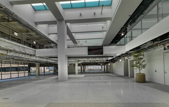 2401 Colorado Ave, Santa Monica, CA for lease Building Photo- Image 1 of 10