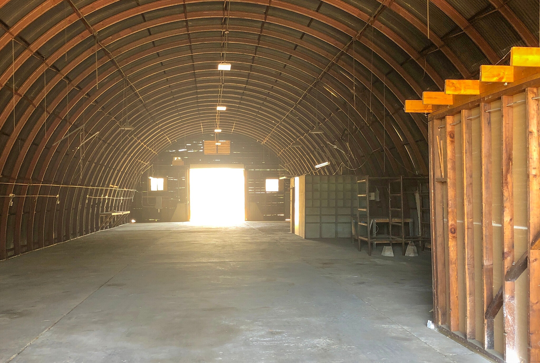 977 Lochbrae Rd, Sacramento, CA for lease Interior Photo- Image 1 of 1