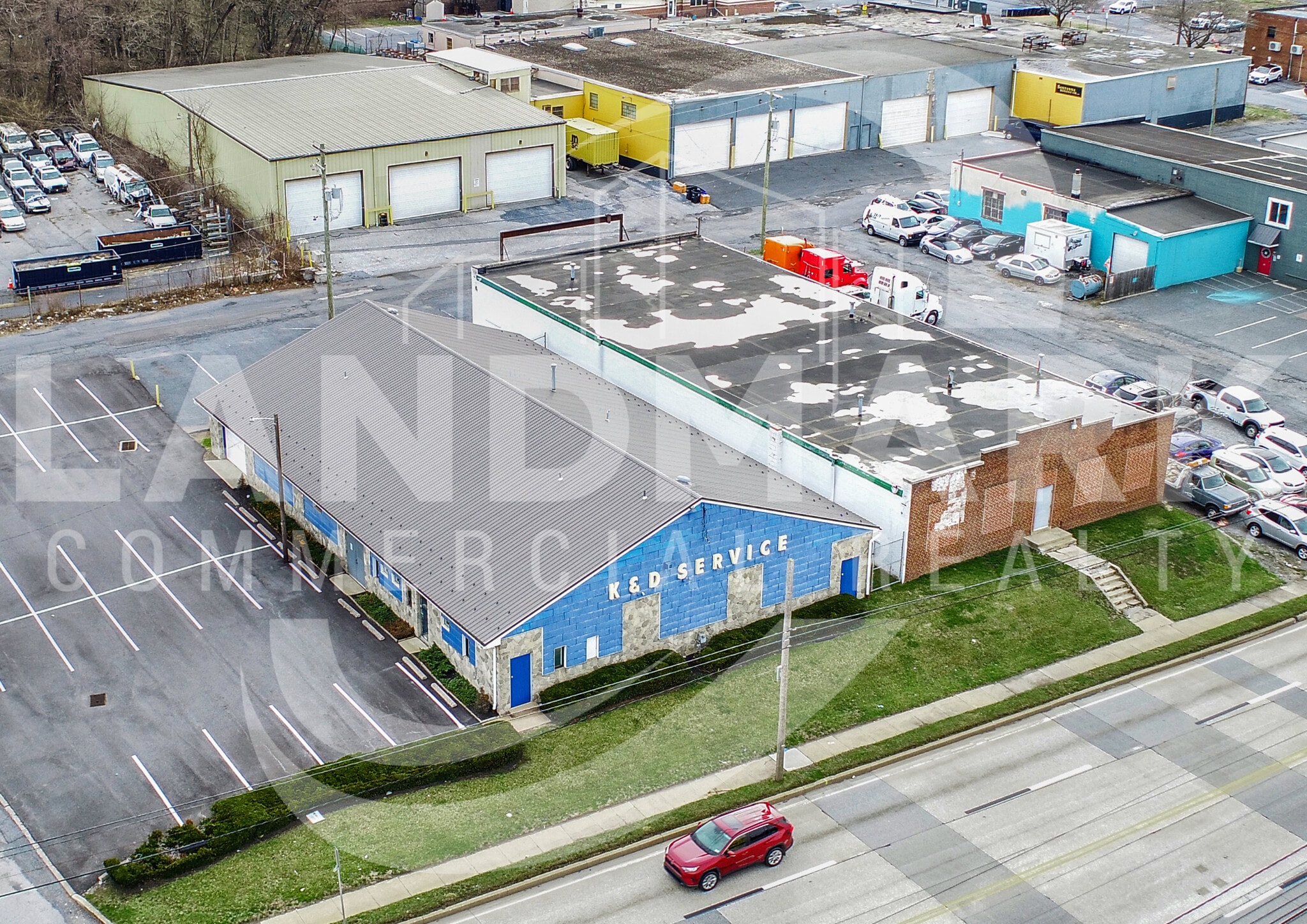 Commercial Flex Facilities portfolio of 2 properties for sale on LoopNet.ca Primary Photo- Image 1 of 10