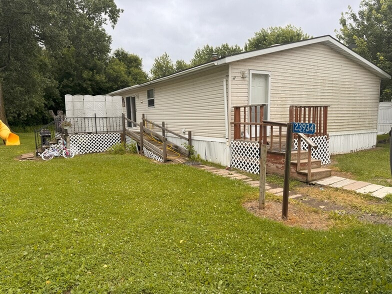 23924 Minnesota Highway 22, Litchfield, MN for sale - Building Photo - Image 3 of 26