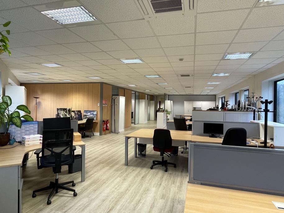 Office in Champs-sur-Marne for lease Interior Photo- Image 1 of 9