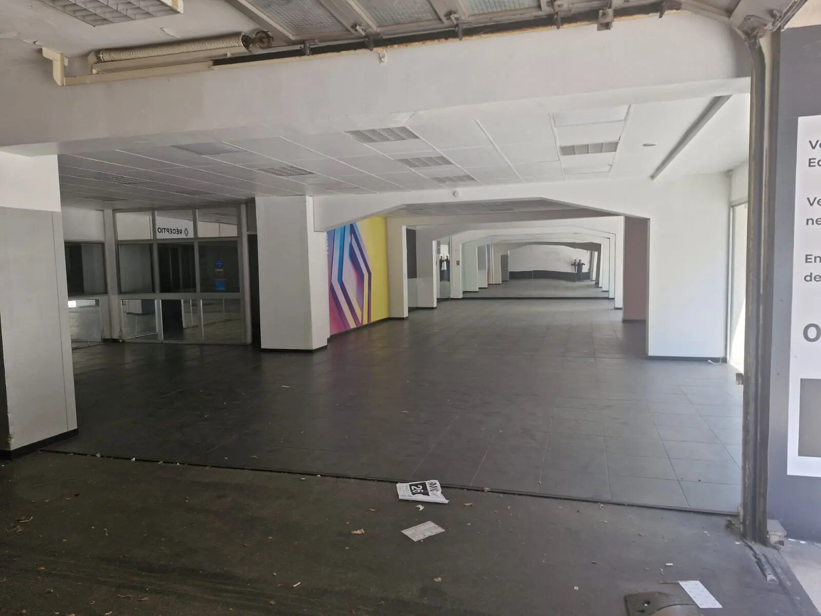 116 Rue Edmond Rostand, Marseille for lease Interior Photo- Image 1 of 5