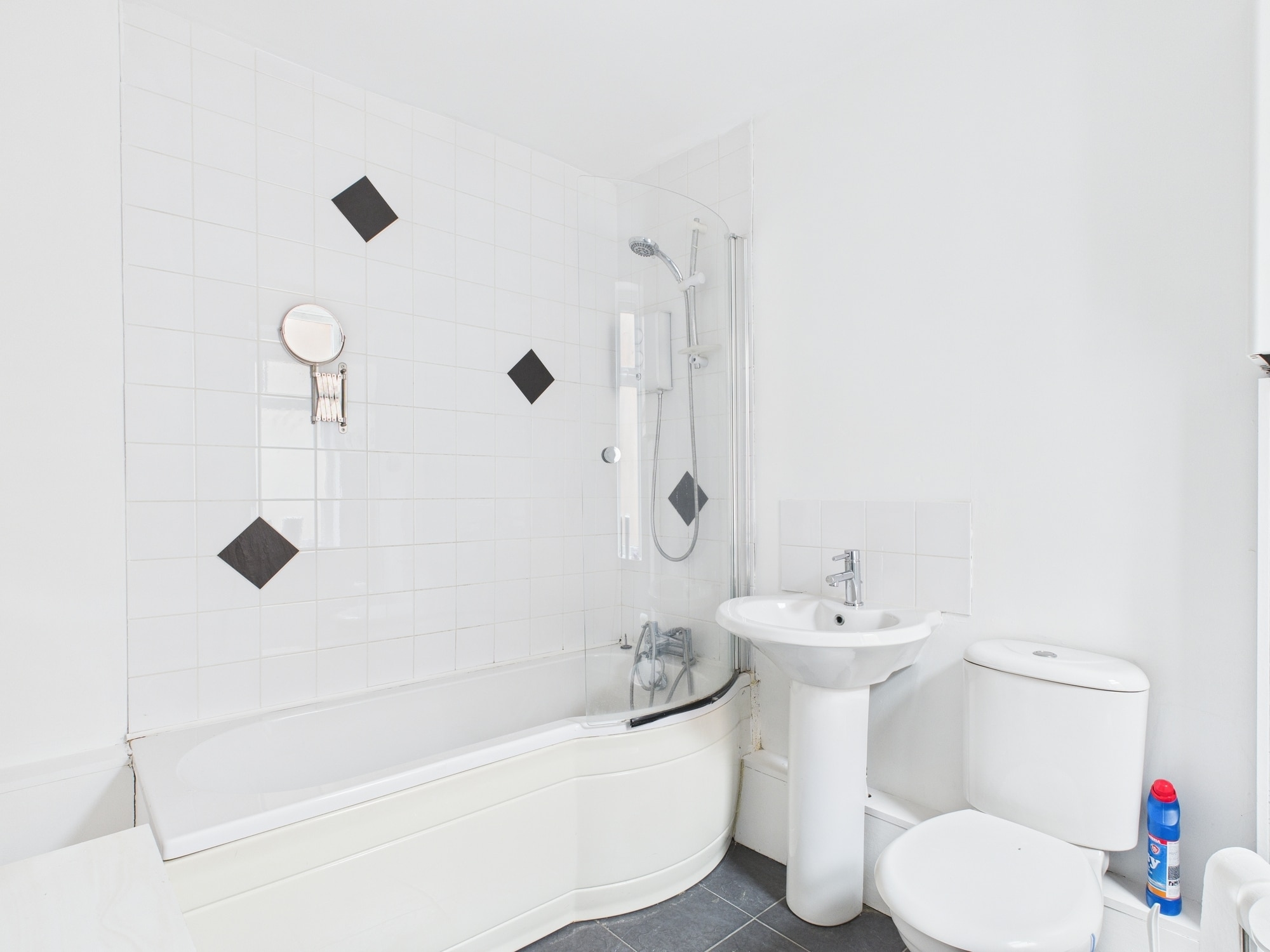 113 Bradshawgate, Leigh for lease Interior Photo- Image 1 of 11