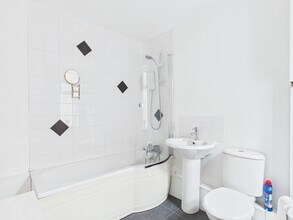 113 Bradshawgate, Leigh for lease Interior Photo- Image 1 of 11