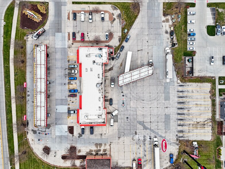 2108 Isaac Newton Dr, Ames, IA à vendre - Photo du bâtiment - Image 3 de 4