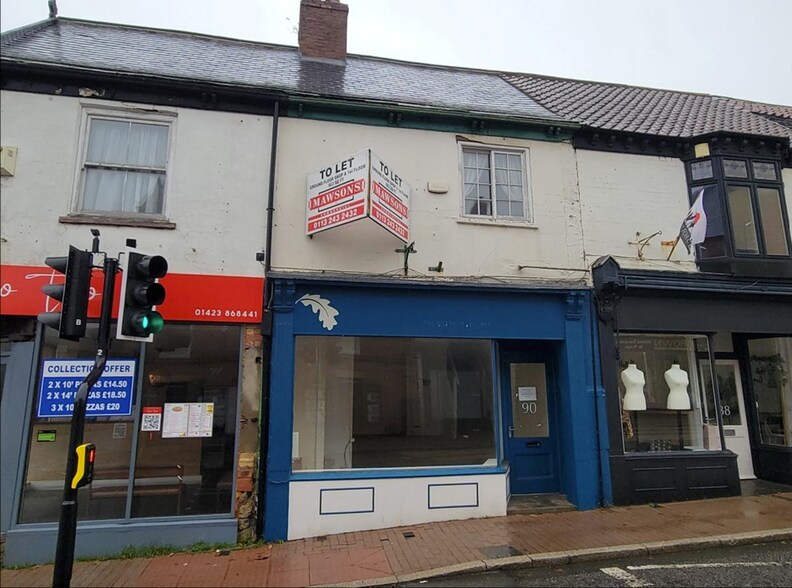 90 High St, Knaresborough à vendre - Photo du bâtiment - Image 1 de 8