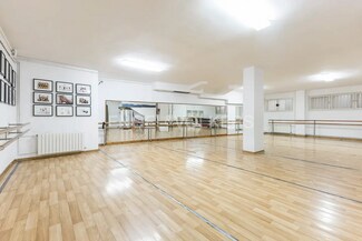 Plus de détails pour Multi-résidentiel à vendre