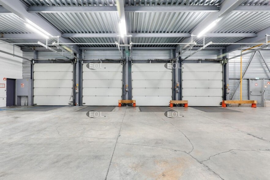 Industrial in Villeparisis for lease - Building Photo - Image 3 of 16