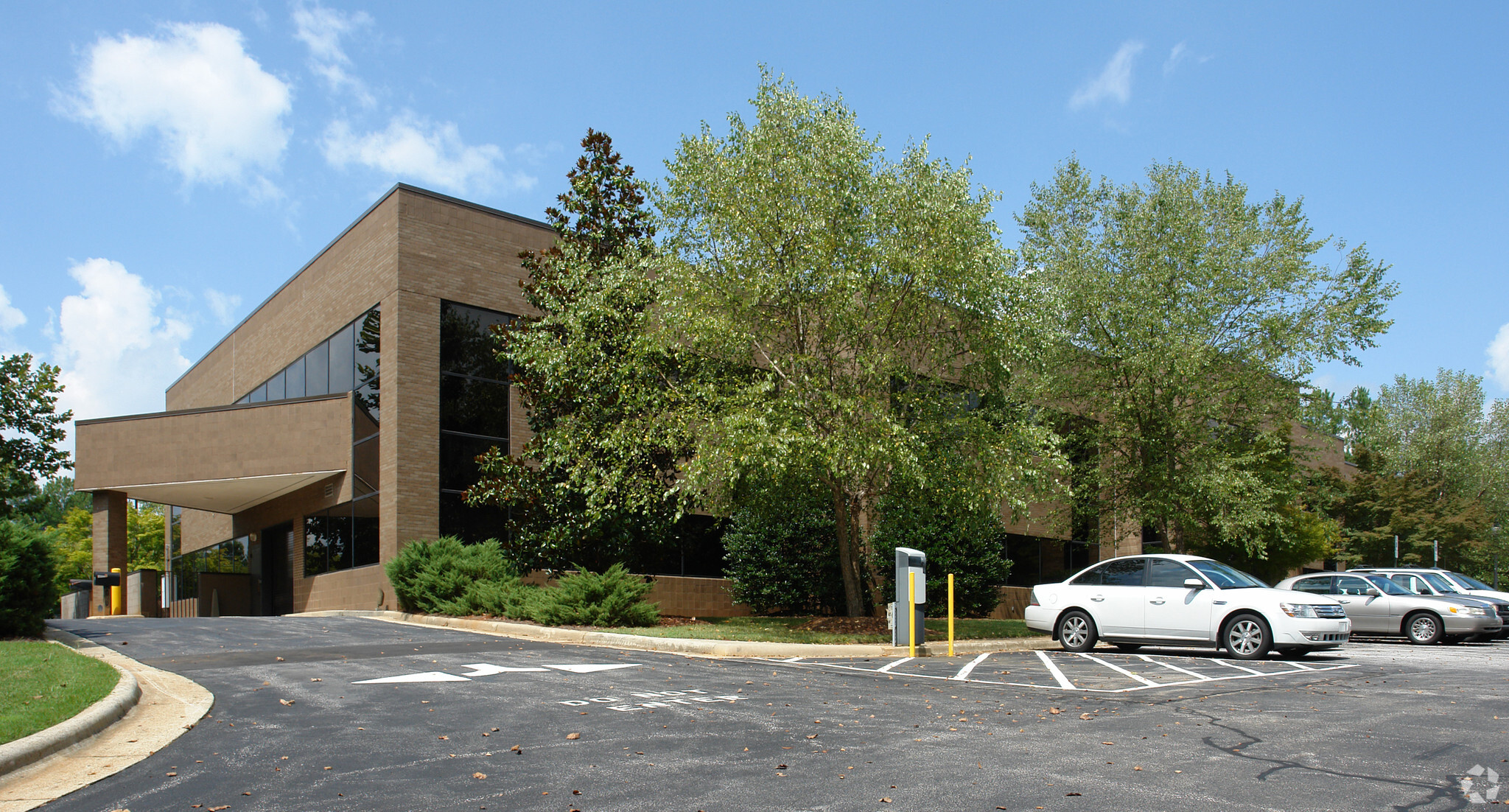 7001 Pinecrest Rd, Raleigh, NC for lease Primary Photo- Image 1 of 20